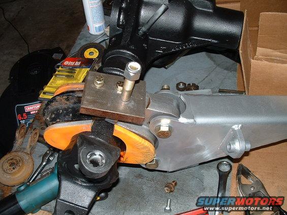 sas-005.jpg bolted to cage radius arms with 7/16" grade 8 bolts