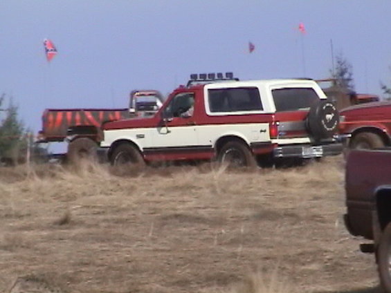 dsc02022.jpg Alveys brother Jim in his bronco