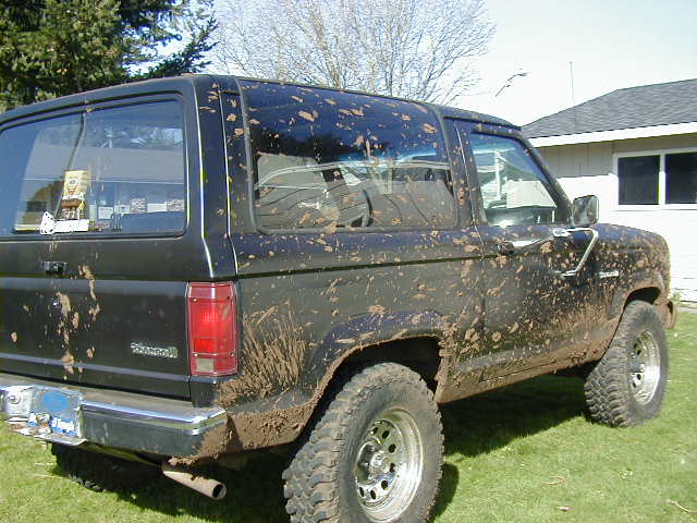 p3060083.jpg A dirty side view, he had lots of fun at Mud Fest 05