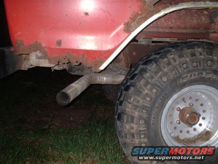 exhaust2.jpg 