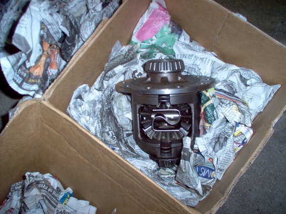 8.8-axle-diff-upgrade-009.jpg Ford " True Trac" Posi 