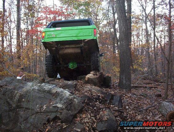 wheelin-015.jpg droppin off