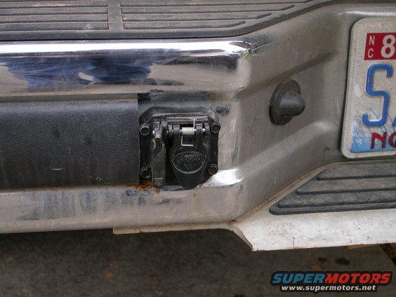 dscn1780.jpg Integrated trailer plug into the bumper to keep from tearing it off when I drag ass over the rocks.