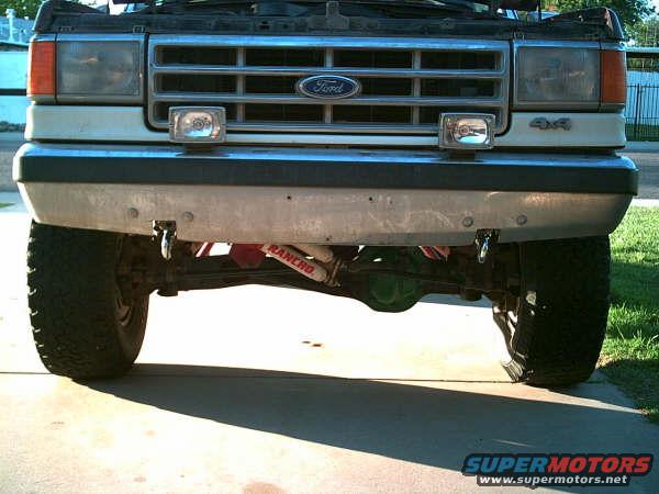 bkopics315001.jpg Front hooks