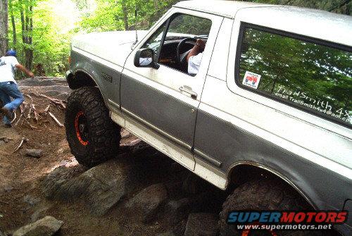 bronco-04.jpg 