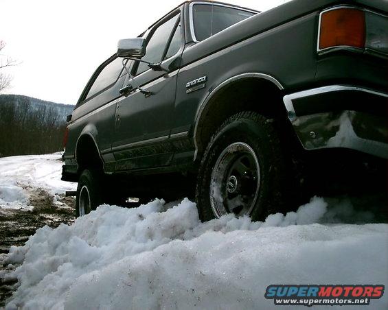 1988 Ford Bronco in snow, 3q-front view