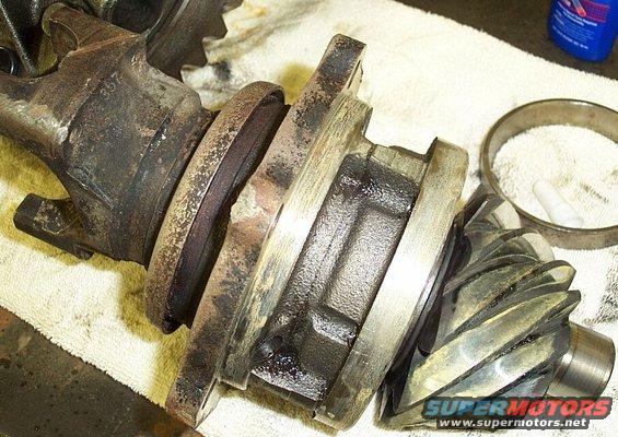 14bolt-028.jpg 14b pinion assy