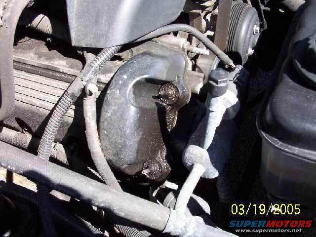 valve-cover-leak.jpg 