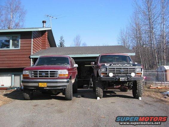 broncos-01.jpg My '85 and '93 Broncos