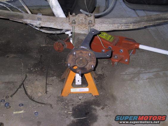 img_0120.jpg caliper bracket welded on....found bracket in racing magazine....