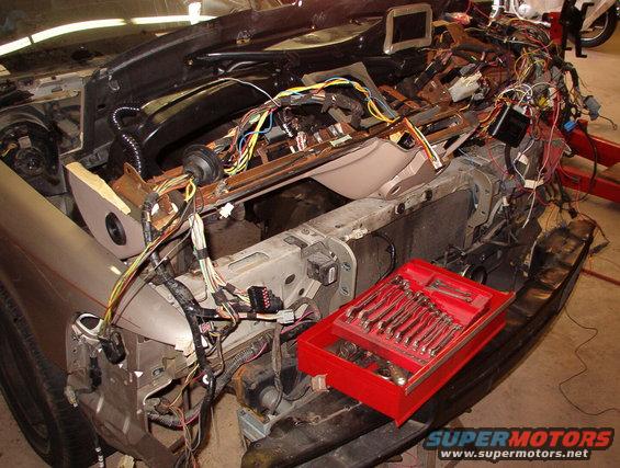 o02.jpg I set the dash on the front of the car to work on the wiring.