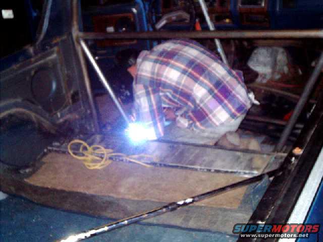 Welding frame support to floor plate