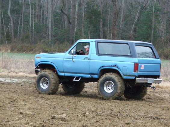 bronco.jpg 
