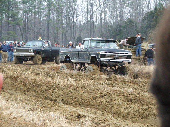 ford-2.5-ton-axles.jpg 