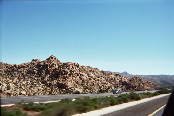 069_12a.jpg 