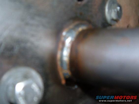 Welded exhaust pipe with bolts