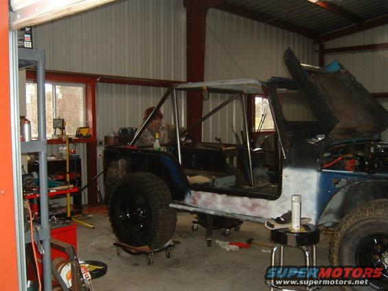 dscf0001.jpg cage fab 1