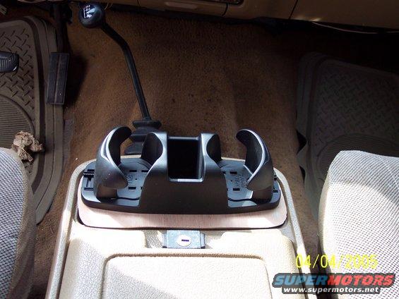 000_0001.jpg $8.00 WAL*MART DUAL CUP ADJUSTABLE HOLDER