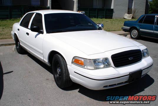 White 1998 Ford Crown Victoria, 3/4 front view
