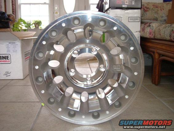 dscf0869.jpg 16 x 10 inch rim, up to a 40" tire! Extremely strong 3200lb load rating per wheel. 1-piece aluminum wheel.