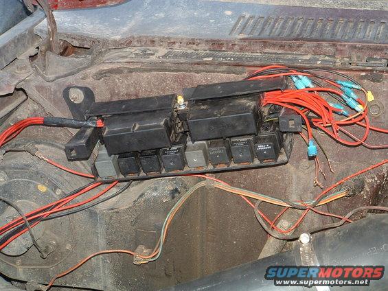 1989 Oldsmobile 88 Relay Pack
8 Relays & 16 Fuses
It is a mess right now but will get cleaned up later