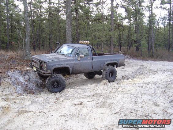 rootflex.jpg Flexin it up - Picture does not do justice... Had the truck teetering!!!