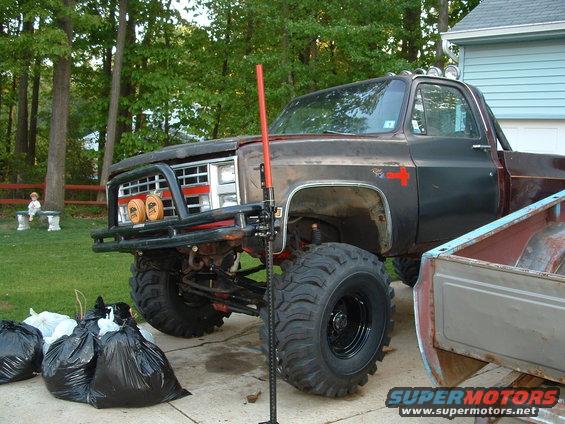 flex4.jpg Redneck Trailer in the driveway