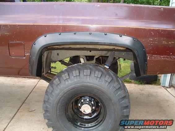 rearwacker.jpg Moved rear wheel well 4" forward with the cutout