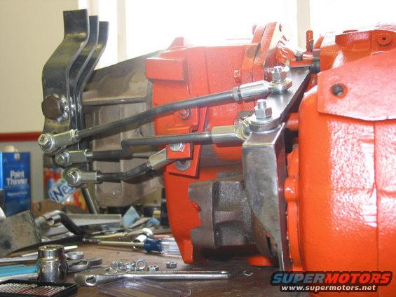 tcaselinkagesidefinished.jpg Linkage from the side with finished shift arms.