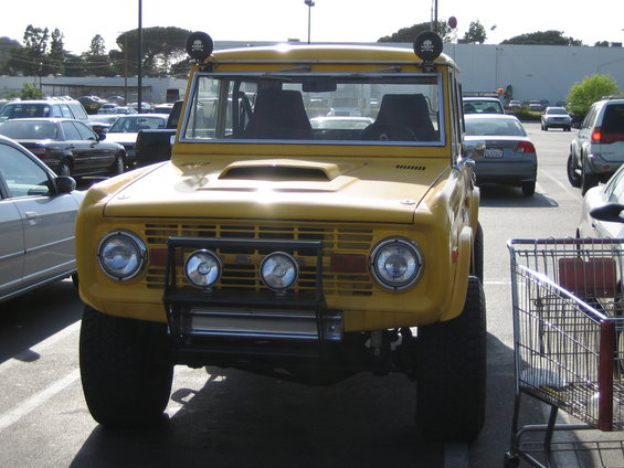 street-bronco-3.jpg 