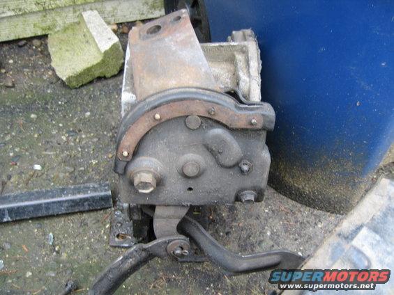 Here is the stock 203 linkage, ugle compared to the new 3 stick :)