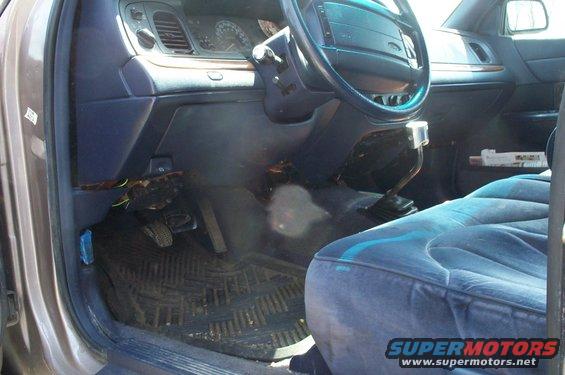 95crwnvic54-int.jpg Note the shifter and clutch pedal in this Crown Vic. 