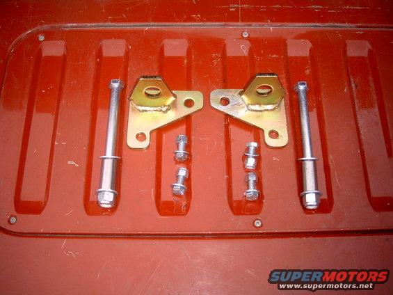 simg0005.jpg This is what comes in the kit. The only complaint so far is the lack of quality hardware. Grade 5 Bolts and the wrong size mounting bolts. I'll never understand why  Skyjacker will send 3/8" Bolts to go into a 1/2" hole.