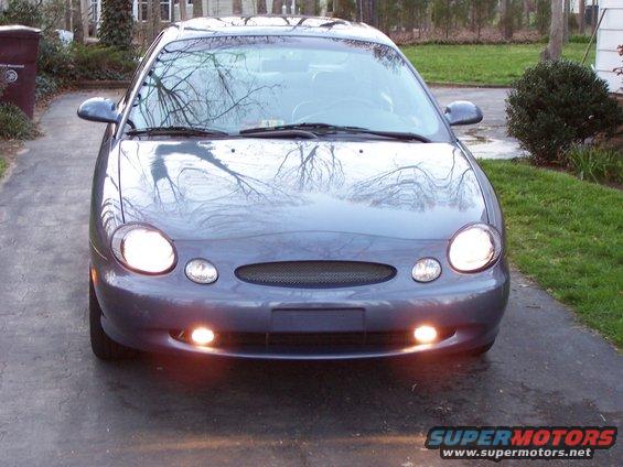 Gray 1999 Ford Taurus front view