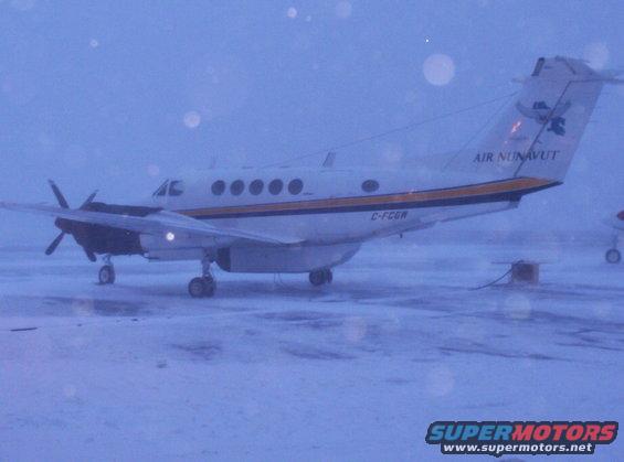 picture-170.jpg King Air 200 in Iqualuit  Nunavut in a blizzard