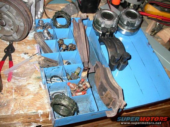 dscn1846.jpg It pays to keep the small bits organized.