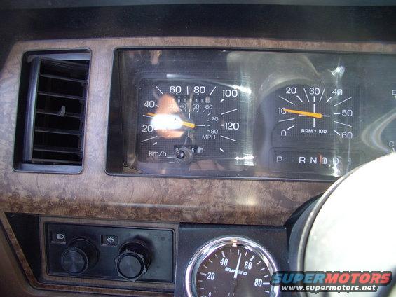 img_0004.jpg Can you make out the odometer ? That's right 400,015 kms or 250,000 miles and still going stronger than ever !