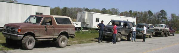 7a.jpg Awww.....  Broncos.

Always good to be able to help out  someone who is stuck.  Even better when its a fellow Bronco owner.  .....and a good time was had by all.