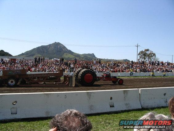 img_2991.jpg the bigger tractors...