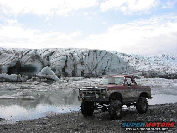img_2372.jpg Bronco Posing at the Glacier