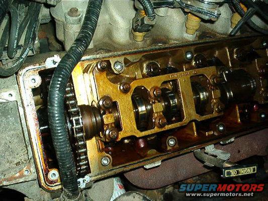 im001468.jpg March 2, 2005
(Left valve cover, spark plug cables, & coil pack removed)