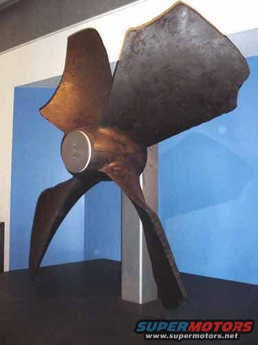 Bronze boat propeller with four blades