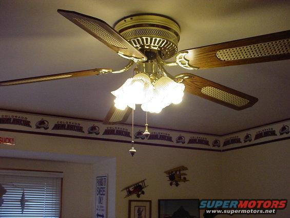 dsc00148.jpg Here are the bulbs on, they are 15 watt bulbs with the output of 65 Watts though I I feel they put out more close to 75 watts worth of light.  Its pretty bright to say the least, the camera just doesn't do it justice.  