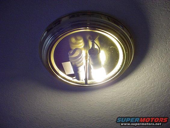 dsc00188.jpg another picture of the bad bulb 