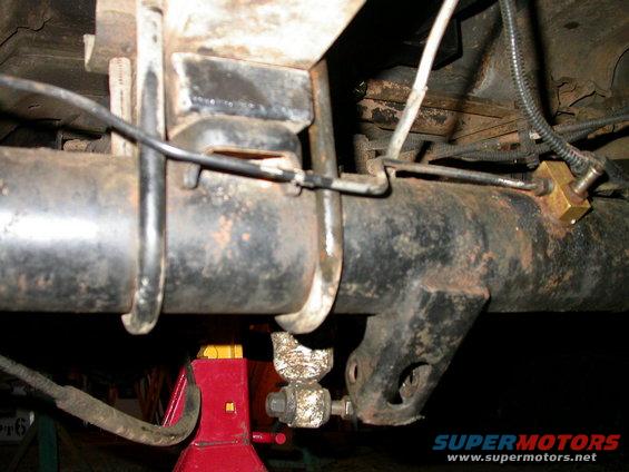 dscn1972.jpg Factory shock mount