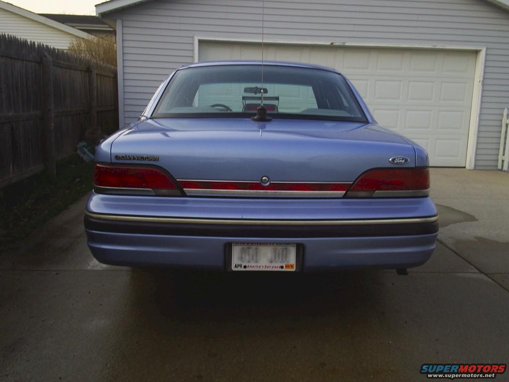 1994 Ford Crown Victoria photo