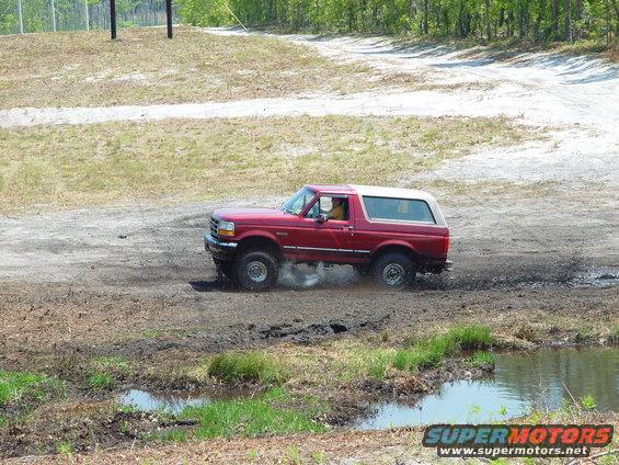 dsc01221.jpg Ya gotta get a liitle mud on the tires!!