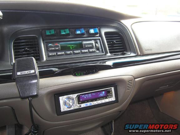 1999 Ford Crown Victoria photo