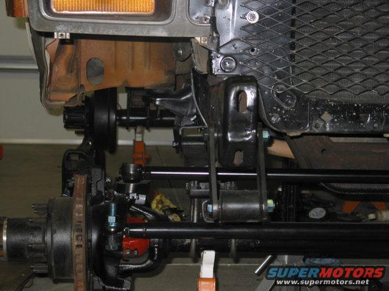 clearancefromfront.jpg From the front, the fender is opened way up. I can keep the turn signal, but just barely. 