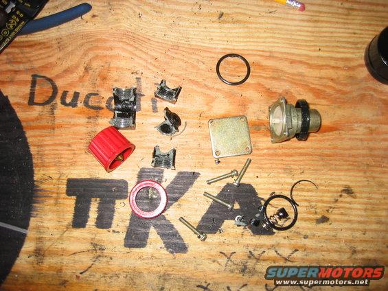 img_0711.jpg I found out why my compressor was only 58 bucks. Cheap metal in the body of the regulator. Overtighten just a smidgen and it basically explodes. 